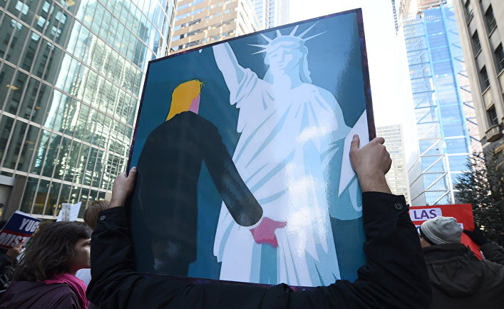 Акция протеста против Дональда Трампа в Филадельции