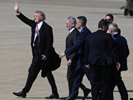 Президент США Дональд Трамп прибывает на авиабазу Лэнгли в Хамптоне. 2 марта 2017 года