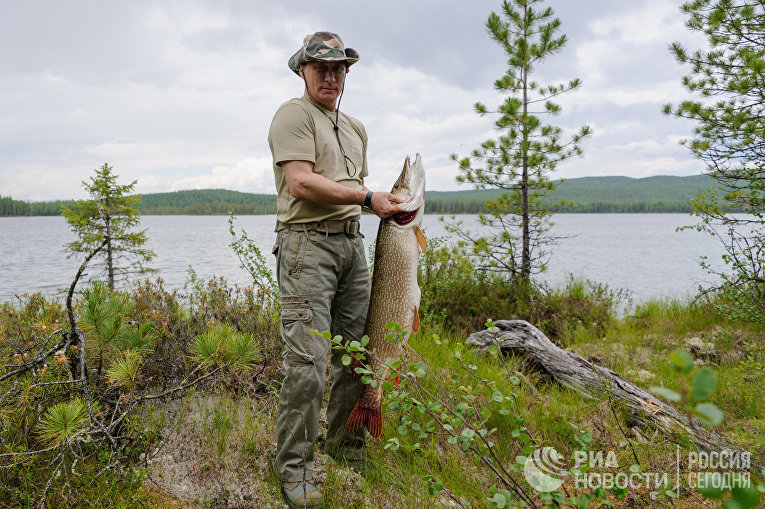 Президент России Владимир Путин во время рыбалки в Красноярском крае