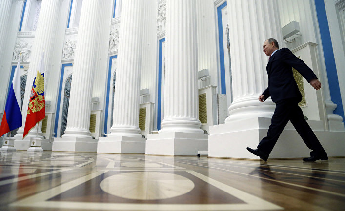 Президент России Владимир Путин перед заседанием Совета по культуре и искусству