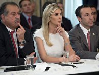 Президент Dow Chemical, председатель и главный исполнительный директор Эндрю Ливерис, дочь президента США Дональда Трампа Иванка Трамп и помощник Белого дома по внутриправительственным и технологическим инициативам Рид Кордиш Президент Dow Chemical, председатель и главный исполнительный директор Эндрю Ливерис, дочь президента США Дональда Трампа Иванка Трамп и помощник Белого дома по внутриправительственным и технологическим инициативам Рид Кордиш