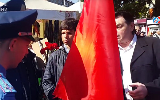 «Бессмертный полк», УПА и дымовые шашки «Бессмертный полк», УПА и дымовые шашки
