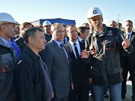 Президент РФ Владимир Путин и председатель правительства РФ Дмитрий Медведев и Аркадий Ротенберг Президент РФ Владимир Путин и председатель правительства РФ Дмитрий Медведев и Аркадий Ротенберг