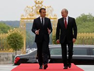 Президент РФ Владимир Путин и президент Франции Эммануэль Макрон Президент РФ Владимир Путин и президент Франции Эммануэль Макрон
