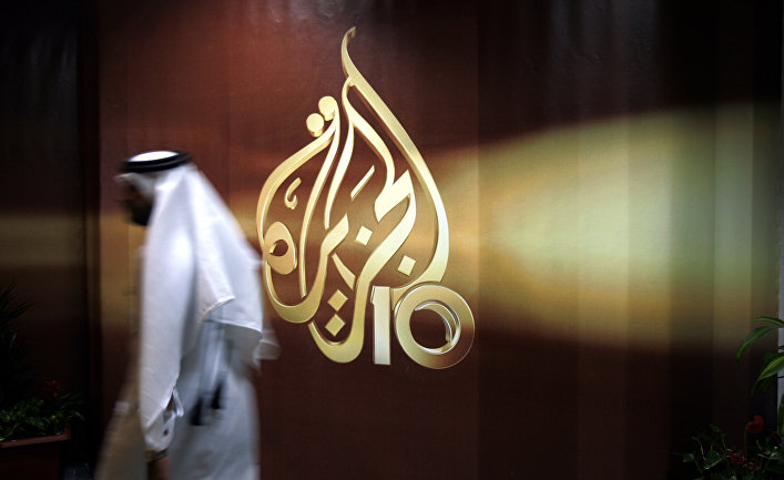 Сотрудник в офисе телекомпании Al Jazeera в Дохе, Катар