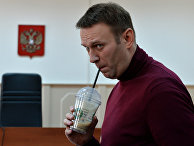 Оппозиционный политик Алексей Навальный во время рассмотрения ходатайства следствия о его домашнем аресте в Басманном суде Москвы. 2014 год Оппозиционный политик Алексей Навальный во время рассмотрения ходатайства следствия о его домашнем аресте в Басманном суде Москвы. 2014 год