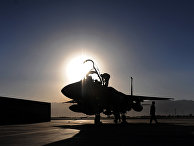 Истребитель ВВС США F-15 на авиабазе Баграм Истребитель ВВС США F-15 на авиабазе Баграм