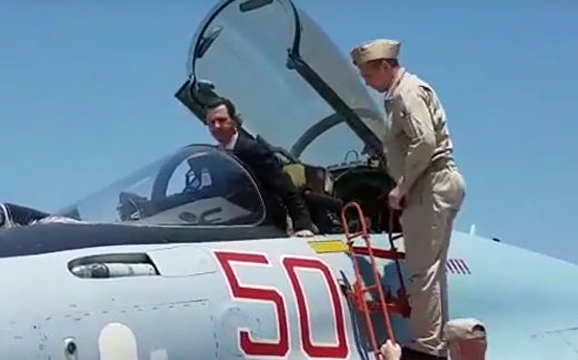Асад в кабине Су-35 Асад в кабине Су-35