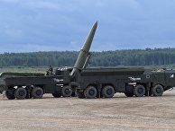 Ракетный комплекс "Искандер-М" во время демонстрационного показа военной техники на полигоне Алабино на Международном военно-техническом форуме "Армия-2016"