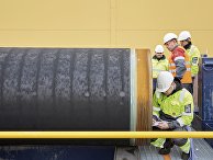 Инженеры проводят проверку первых труб, необходимых для стоительства двух ниток газопровода "Северный поток-2" Инженеры проводят проверку первых труб, необходимых для стоительства двух ниток газопровода "Северный поток-2"