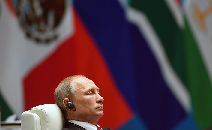 Президент РФ Владимир Путин во время встречи лидеров БРИКС