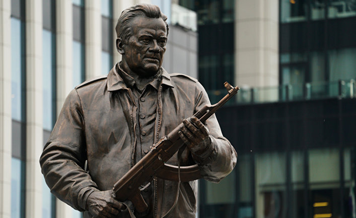 Церемония открытия памятника Михаилу Калашникову Церемония открытия памятника Михаилу Калашникову