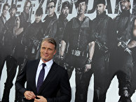 Дольф Лундгрен на премьере фильма "Неудержимые-2" в Лос-Анжелесе Дольф Лундгрен на премьере фильма "Неудержимые-2" в Лос-Анжелесе
