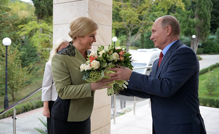 Президент РФ Владимир Путин и президент Республики Хорватия Колинда Грабар-Китарович во время встречи. 18 октября 2017