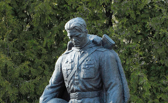Памятник Воину-освободителю установлен на Таллинском военном кладбище