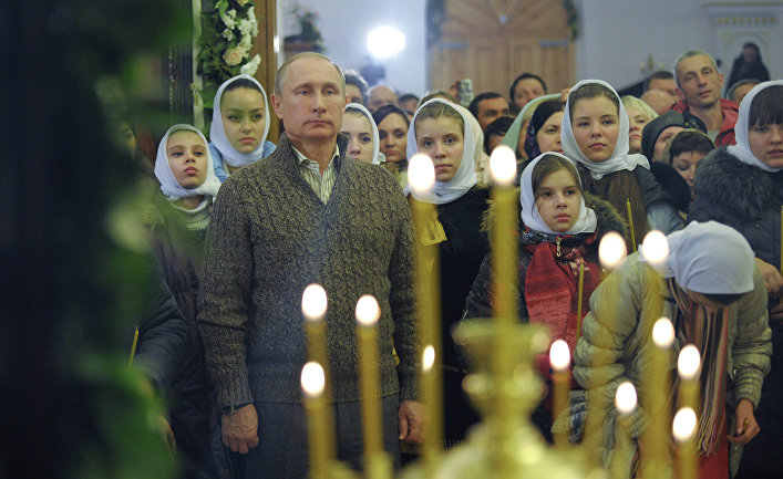 Путин в церкви фото