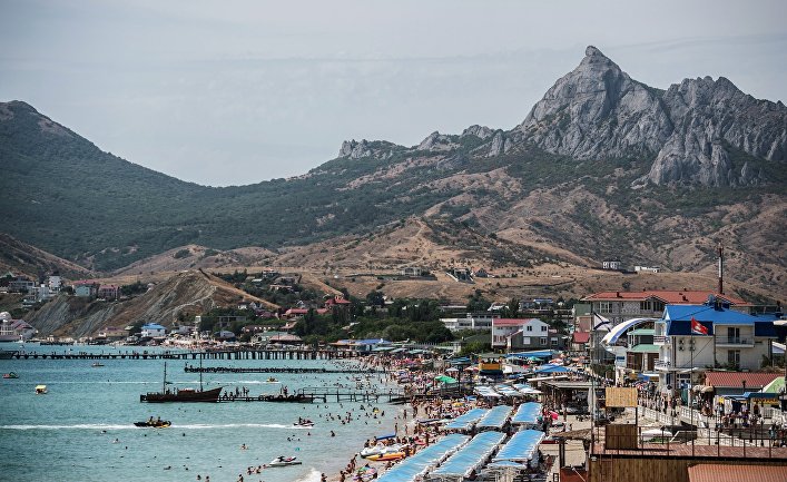 Побережье Черного моря в Коктебеле