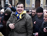 Михаил Саакашвили со своими сторонниками в Киеве. 5 декабря 2017 Михаил Саакашвили со своими сторонниками в Киеве. 5 декабря 2017
