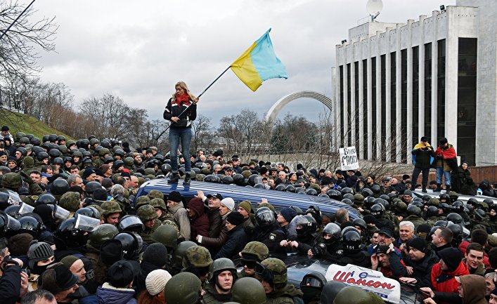 Сторонники Михаила Саакашвили во время столкновений с правоохранительными органами