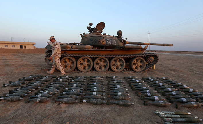 Боеприпасы, конфискованные у бойцов ИГИЛ (запрещено в РФ) недалеко от Мосула