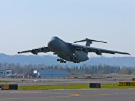 Американский военно-транспортный самолет C-5 Galaxy Американский военно-транспортный самолет C-5 Galaxy