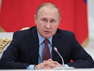 Президент РФ Владимир Путин во время встречи с руководством Совета Федерации и Государственной Думы РФ. 25 декабря 2017 Президент РФ Владимир Путин во время встречи с руководством Совета Федерации и Государственной Думы РФ. 25 декабря 2017