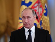 Президент РФ Владимир Путин во время встречи с военнослужащими, принимавшими участие в антитеррористической операции в в Сирии. 28 декабря 2017 Президент РФ Владимир Путин во время встречи с военнослужащими, принимавшими участие в антитеррористической операции в в Сирии. 28 декабря 2017