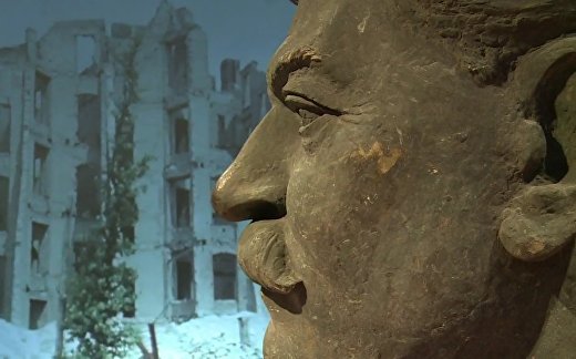 Сталин — Красный Бог Сталин — Красный Бог