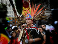 Участник акции протеста против строительства нефтепровода Dakota Access