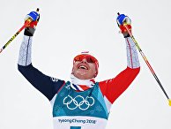 Симен Хегстад Крюгер на финише скиатлона среди мужчин в соревнованиях по лыжным гонкам на XXIII зимних Олимпийских играх в Пхенчхане. 11 февраля 2018