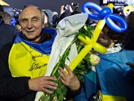 Самолет с переданными ДНР и ЛНР украинской стороне пленными приземлился под Киевом Самолет с переданными ДНР и ЛНР украинской стороне пленными приземлился под Киевом