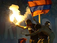 Болельщики футбольного клуба ЦСКА во время матча за Суперкубок России Болельщики футбольного клуба ЦСКА во время матча за Суперкубок России