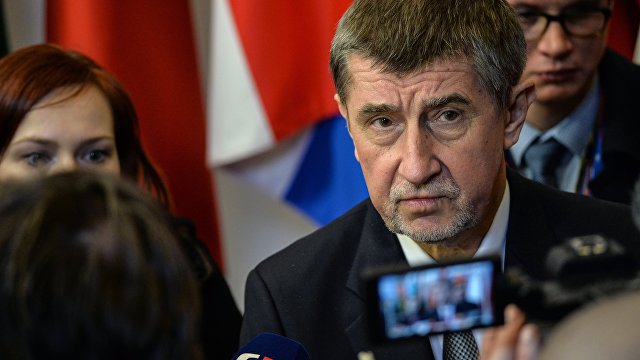 Aktuálně (Чехия): Бабиш трус. Уже включил заднюю. Государственный терроризм он превратил в нападение на товары