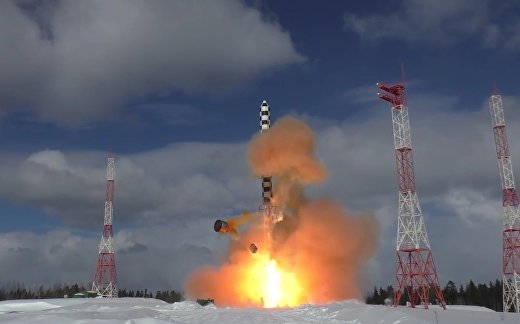 Россия испытывает «Сармат» Россия испытывает «Сармат»