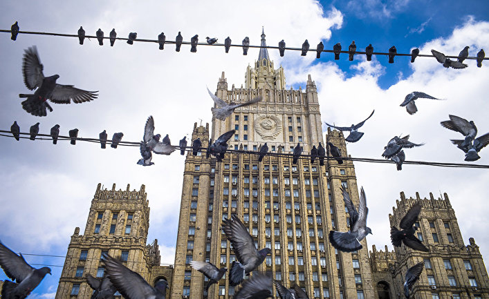 Здание министерства иностранных дел РФ в Москве.
