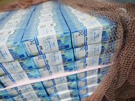 Пачки с денежными купюрами номиналом 2000 рублей на Пермской печатной фабрике Пачки с денежными купюрами номиналом 2000 рублей на Пермской печатной фабрике