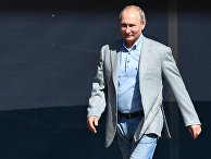 Президент РФ Владимир Путин на церемонии открытия 7-й смены "Улыбка Саманты" во время посещения международного детского центра "Артек" в Крыму. 24 июня 2017 Президент РФ Владимир Путин на церемонии открытия 7-й смены "Улыбка Саманты" во время посещения международного детского центра "Артек" в Крыму. 24 июня 2017