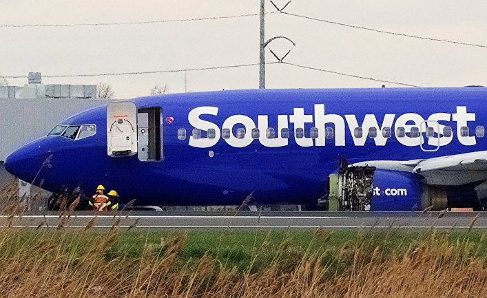 Самолет авиакомпании Southwest Airlines совершил экстренную посадку в Филадельфии из-за проблем с двигателем