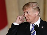 Президент США Дональд Трамп на совместной пресс-конференции с премьер-министром Японии Синдзо Абэ в поместье Трампа Мар-а-Лаго в Палм-Бич, штат Флорида, США. 18 апреля 2018 Президент США Дональд Трамп на совместной пресс-конференции с премьер-министром Японии Синдзо Абэ в поместье Трампа Мар-а-Лаго в Палм-Бич, штат Флорида, США. 18 апреля 2018