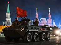 Бронетранспортер БТР-82А на репетиции военного парада на Красной площади Бронетранспортер БТР-82А на репетиции военного парада на Красной площади