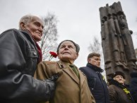 Ветераны во время церемонии открытия памятника "Мужеству ленинградцев" в Санкт-Петербурге. 26 января 2018 Ветераны во время церемонии открытия памятника "Мужеству ленинградцев" в Санкт-Петербурге. 26 января 2018