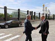 Президент РФ В.Путин и премьер-министр РФ Д.Медведев на военном параде в честь 73-й годовщины Победы в ВОВ Президент РФ В.Путин и премьер-министр РФ Д.Медведев на военном параде в честь 73-й годовщины Победы в ВОВ