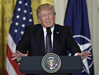 Президент США Дональд Трамп во время пресс-конференции с Генеральным секретарем НАТО Йенсом Столтенбергом в Вашингтоне Президент США Дональд Трамп во время пресс-конференции с Генеральным секретарем НАТО Йенсом Столтенбергом в Вашингтоне