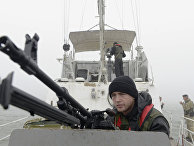 Украинская береговая охрана патрулирует побережье Азовского моря в районе Мариуполя Украинская береговая охрана патрулирует побережье Азовского моря в районе Мариуполя