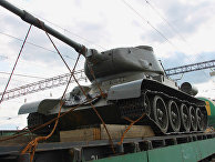 Танк Т-34-85 на российско-казахстанской границе в железнодорожном пункте пропуска "Карталы"