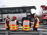 Автомобильная авария на автомагистрале A13 недалеко от Эпона, Франция Автомобильная авария на автомагистрале A13 недалеко от Эпона, Франция