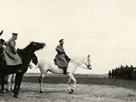 Царь Николай Второй инспектирует войска в Хотине в 1915 году Царь Николай Второй инспектирует войска в Хотине в 1915 году