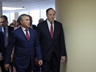 Председатель Государственной Думы РФ Вячеслав Володин и сенатор США от штата Алабама, председатель комитета Конгресса по ассигнованиям Ричард Шелби. 3 июля 2018 Председатель Государственной Думы РФ Вячеслав Володин и сенатор США от штата Алабама, председатель комитета Конгресса по ассигнованиям Ричард Шелби. 3 июля 2018