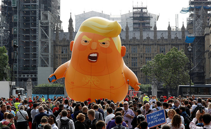 Акция протеста против визита президента США Дональда Трампа в Великобританию в Лондоне