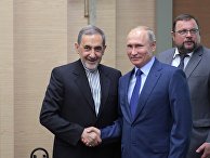 Владимир Путин и старший советник верховного руководителя Исламской Республики Иран по международным вопросам Али Акбар Велаяти во время встречи. 12 июля 2018 Владимир Путин и старший советник верховного руководителя Исламской Республики Иран по международным вопросам Али Акбар Велаяти во время встречи. 12 июля 2018